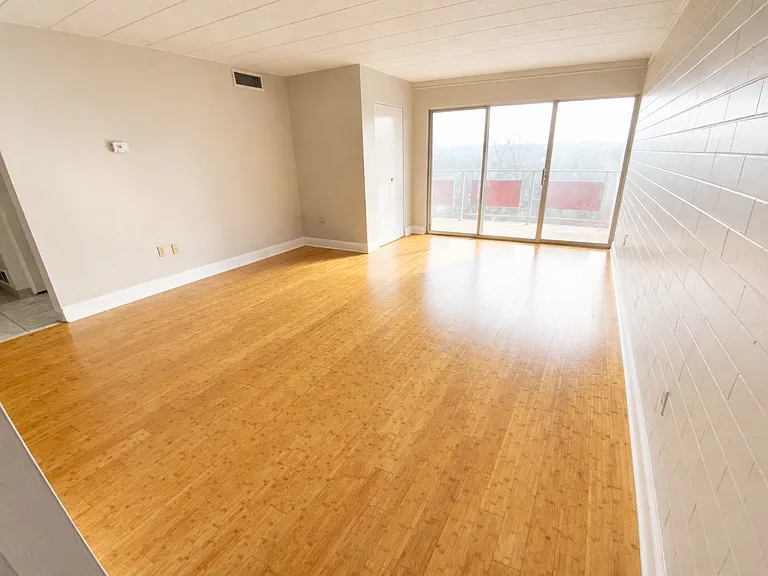 Hardwood Living Room 2B/2B