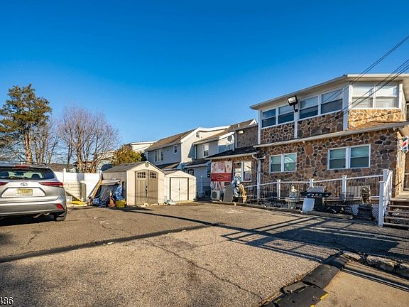 5th image of 376 Elmora Ave #378