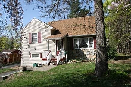 2nd image of 71 Fraleigh St