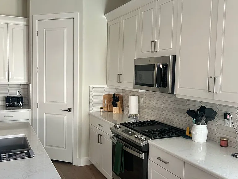 1212 W Hopewell Dr — Photo 16