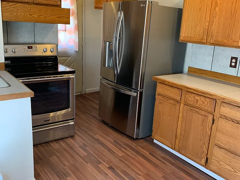 Kitchen, angle 1