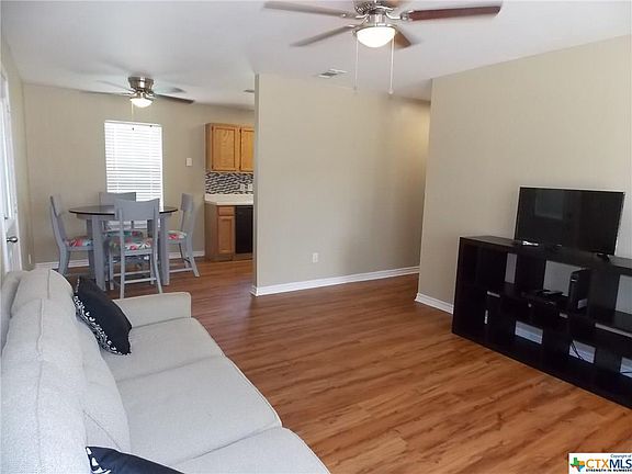 4th image of 211 Ronald Dr
