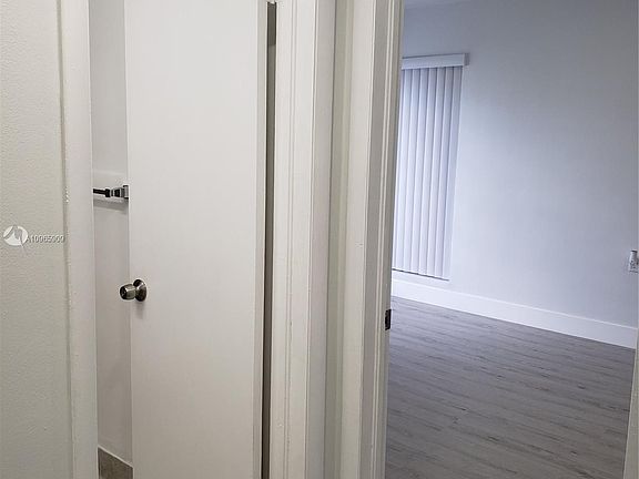 5th image of 1600 NE 114th St APT 101