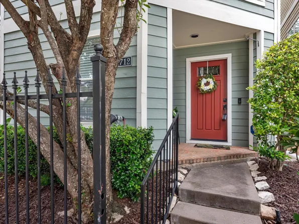 1712 Bevis St, Houston, TX 77008