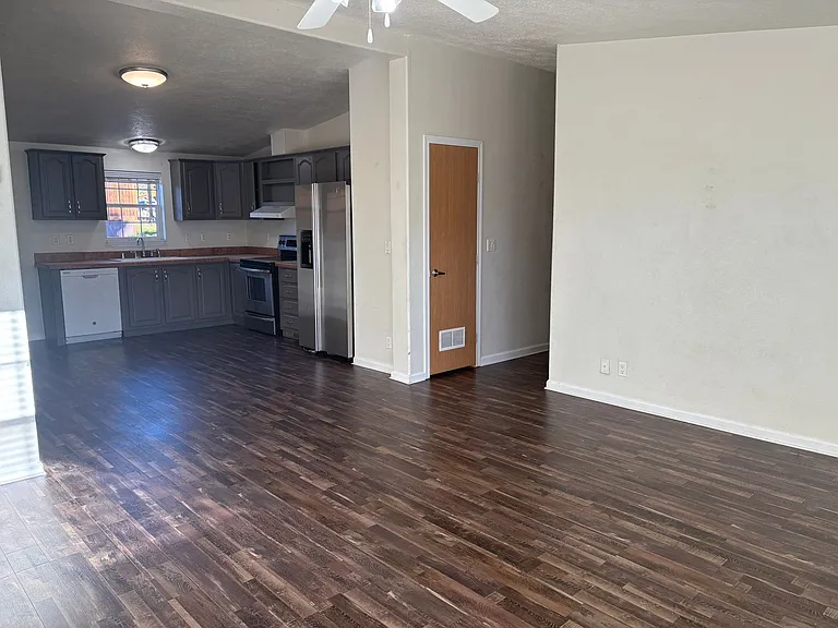 711 Clark Street Duplex — Photo 7