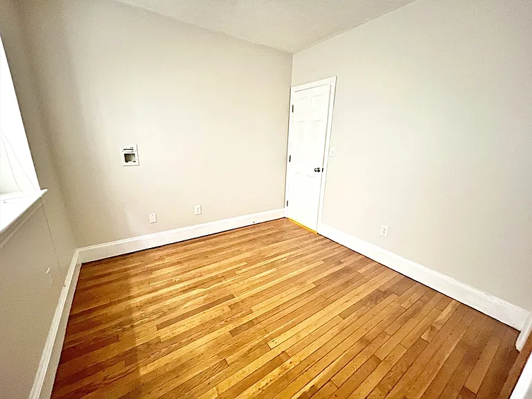 182 Cottage St #101 — Photo 15