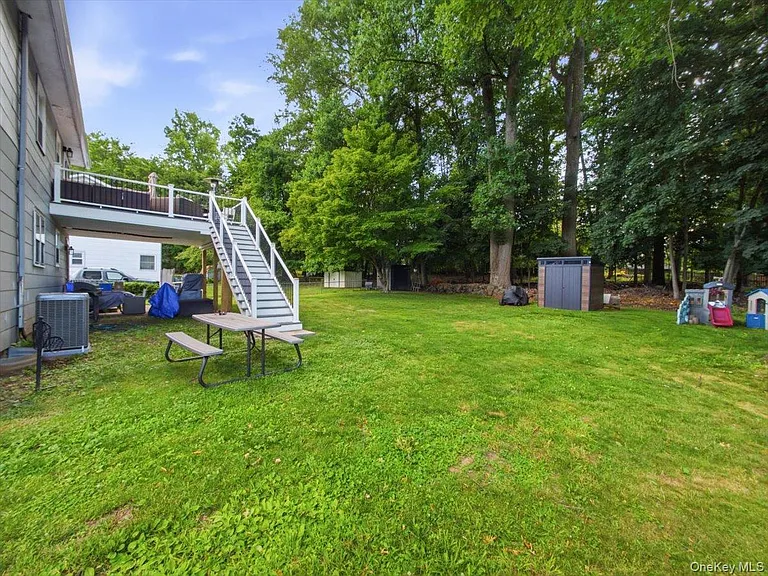 784 Brookridge Dr — Photo 4