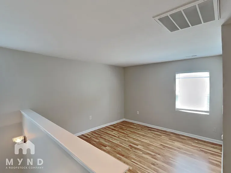 303 Holton Dr — Photo 10