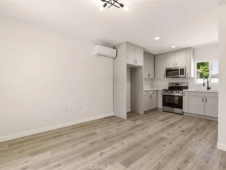 2155 Euclid Ave #A — Photo 2