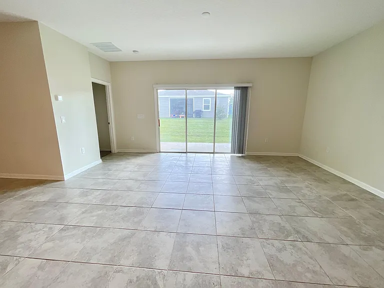 4424 Blackbird St — Photo 3
