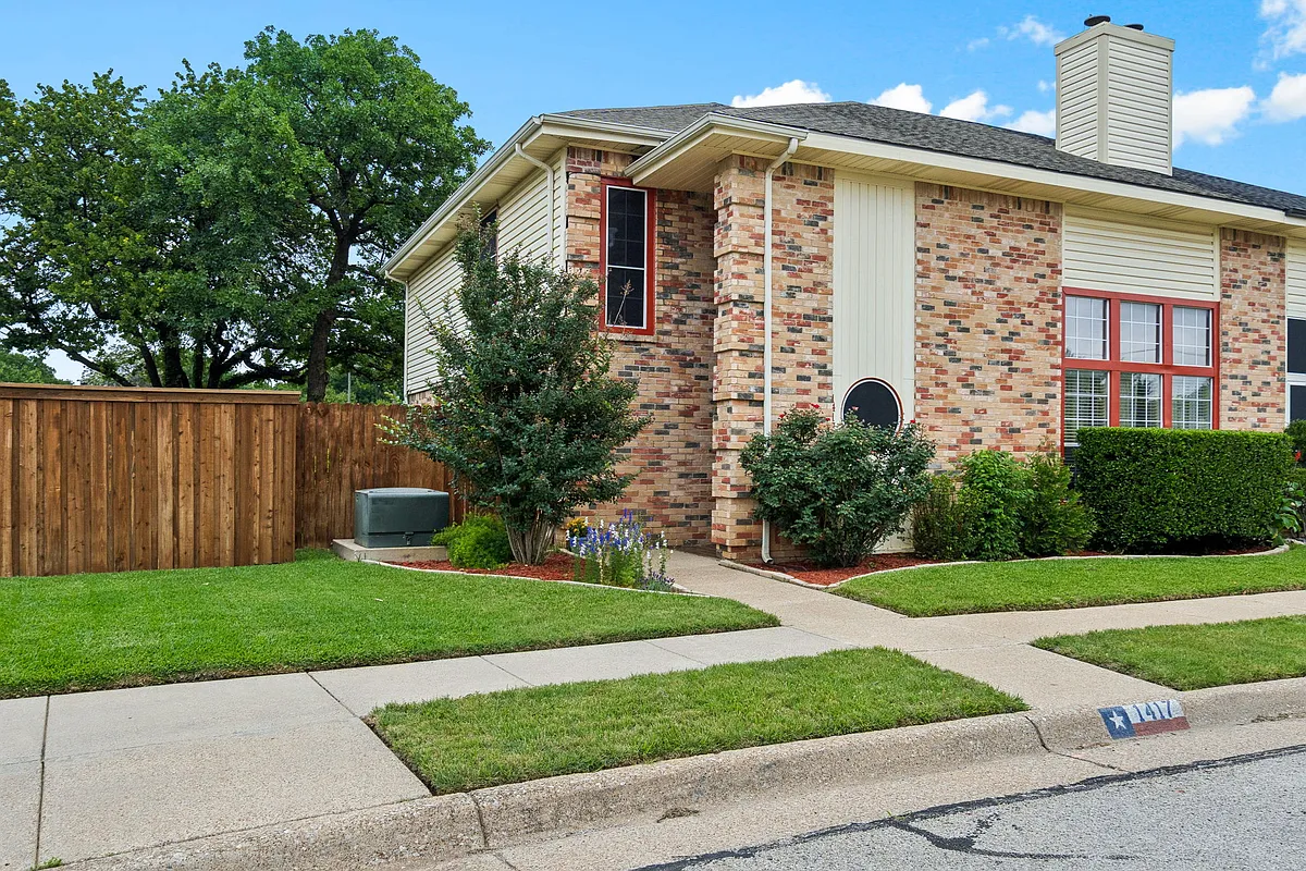 Building Photo - 1417 Danielle Dr