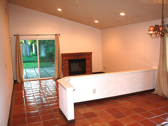 3rd image of 3571 Bridgeford Dr