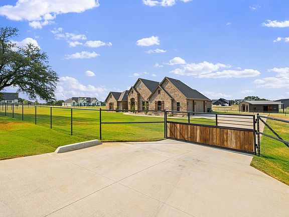 3rd image of 460 Royal Santana Run