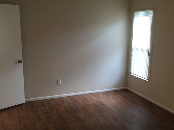 4th image of 11071 62nd St