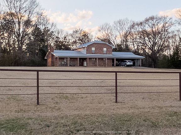 2nd image of 1885 Carsley Rd