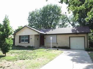 719 N El Paso Dr, Derby, KS 67037