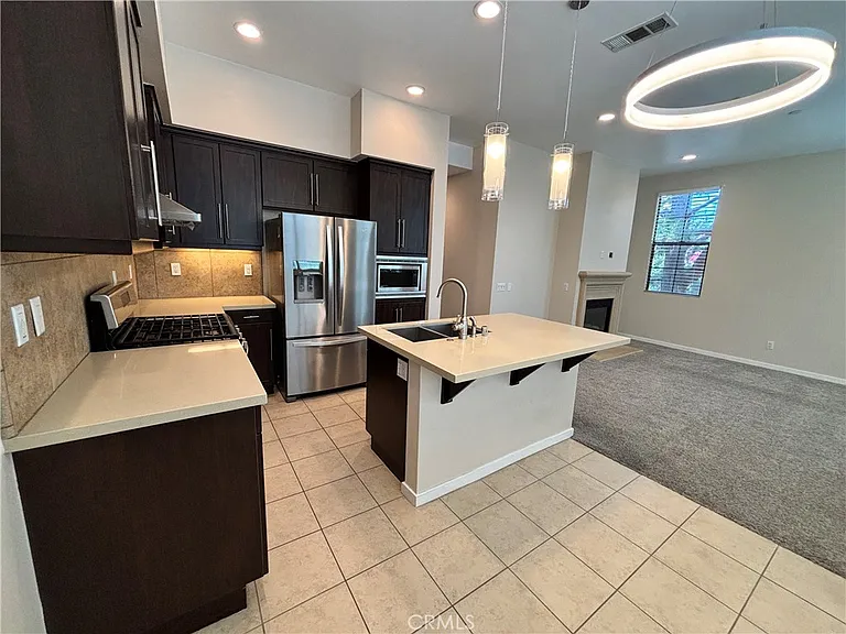 501 W Maple Ave — Photo 29