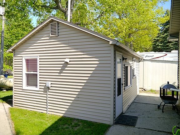 5th image of 2570 N Peterson Beach Dr
