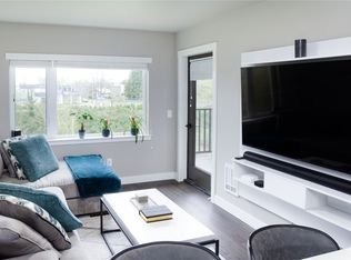 1882 Front St #308, Lynden, WA