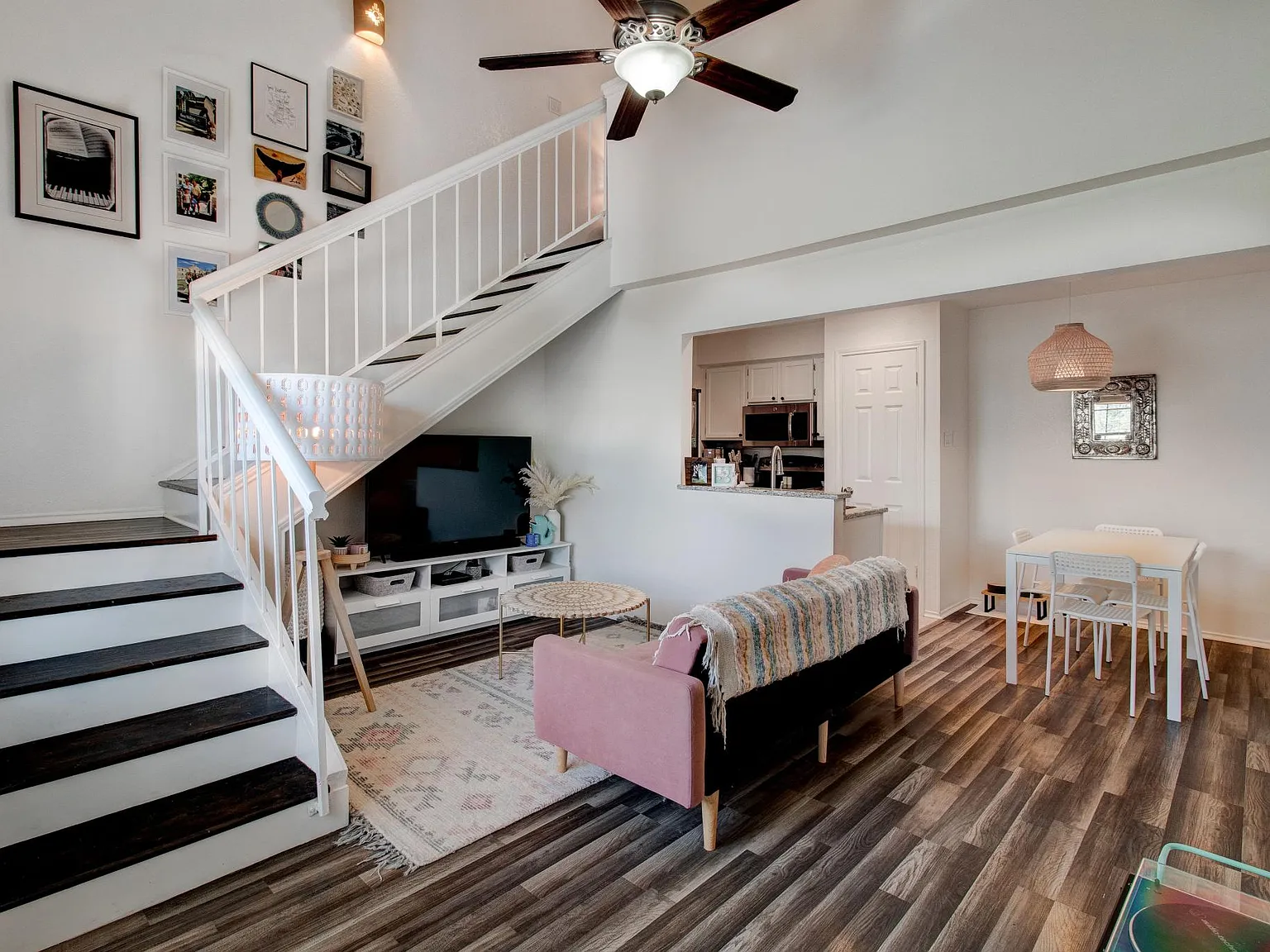 1 bed, 738 sqft, $1,395 — Photo 2