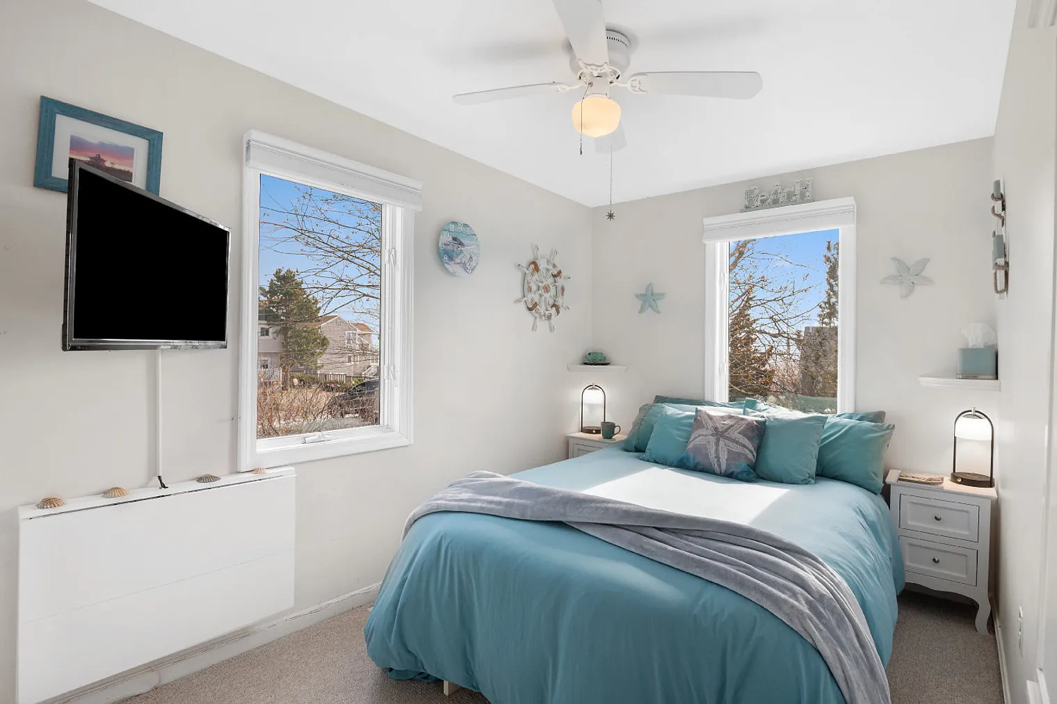 3 bed, 2.0 bath, 1496 sqft, $3,919 — Photo 4