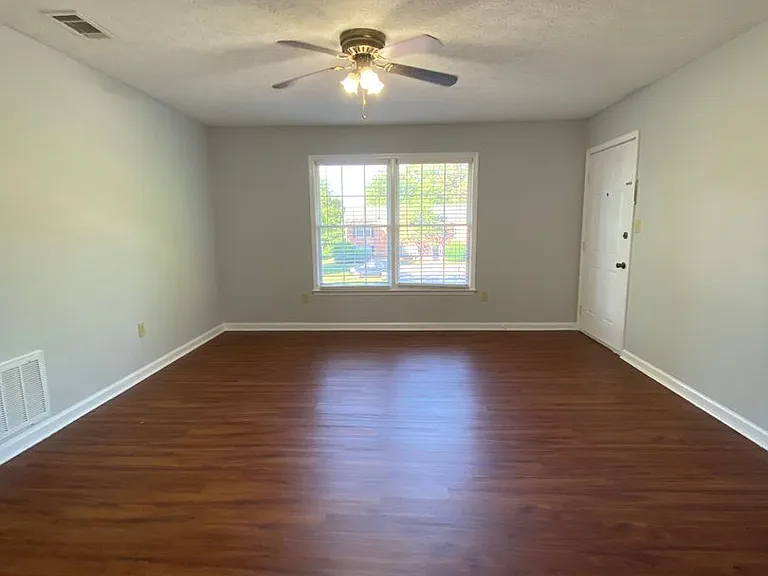 109 Barrington Pl #1-4 — Photo 2