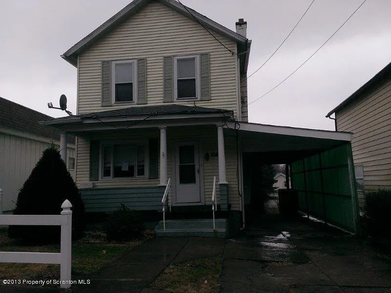 104 1/2 Cliff St photo 1
