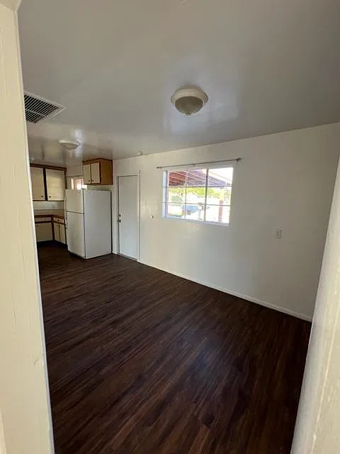 3 bed, 2000 sqft, $2,245 — Photo 3