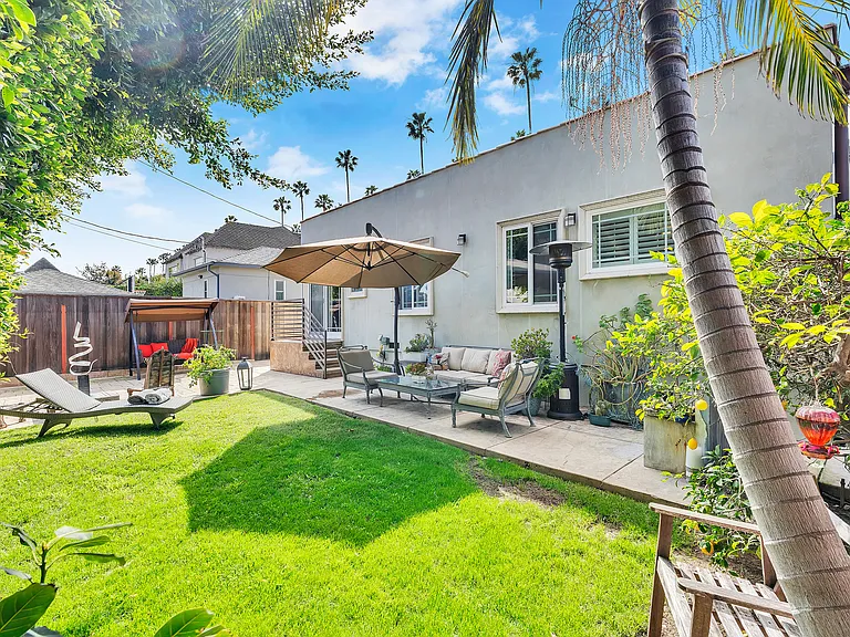 326 N Doheny Dr — Photo 4