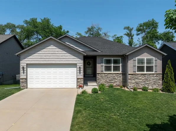 5308 Ruhd St SW, Cedar Rapids, IA 52404