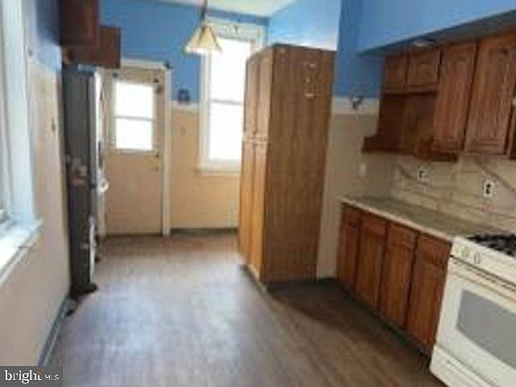 5th image of 3835 N 19th St
