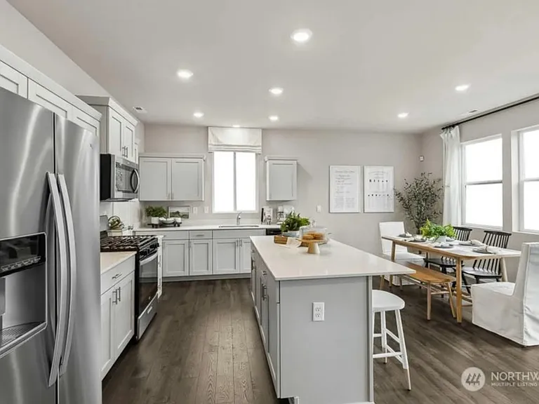 1430 SW Fielder Pl — Photo 12