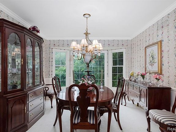 3rd image of 46136 Green Valley Ct