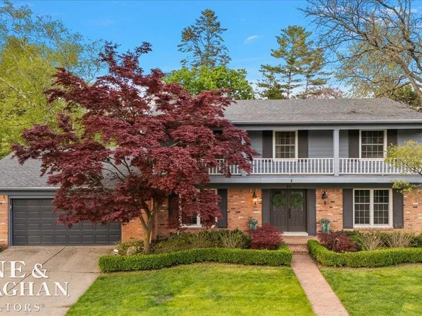40 Warner Rd, Grosse Pointe Farms, MI 48236