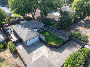 2125 Happy Valley Dr, Medford, OR 97501