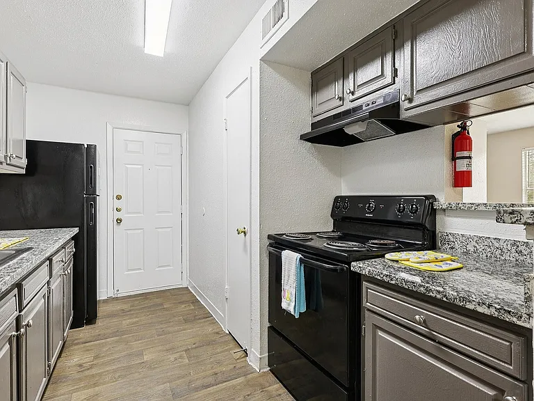 16-web-or-mls-11710 Briar Forest Dr Unit 504-S1103-002