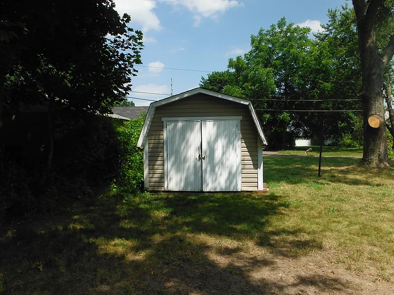 1364 Stark Ave SW — Photo 2