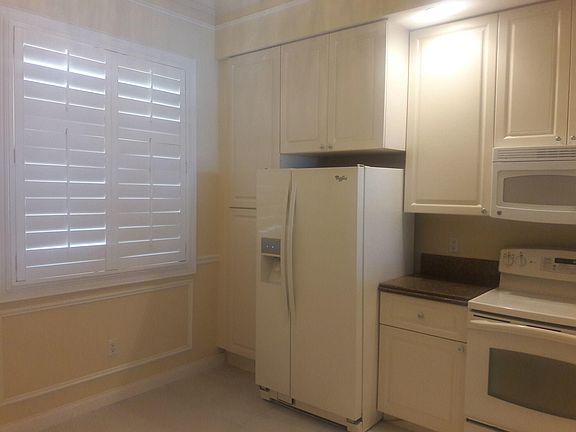 3rd image of 32 Harbour Isle Drive W #Ph02