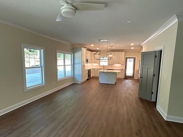 235 Pearl St — Photo 7