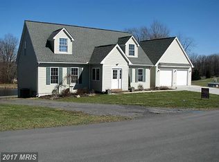 705 Sunshine Dr, Oakland, MD