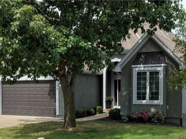 109 SE Chelsea Dr, Lees Summit, MO 64063