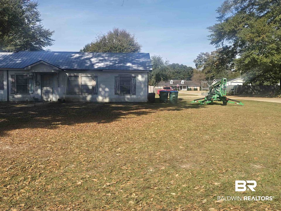 2nd image of 313 Cloverdale Rd
