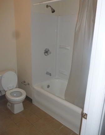 4th image of 5600 Warrington Ave