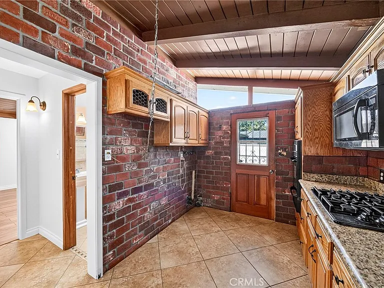 14621 Dalmatian Ave — Photo 5