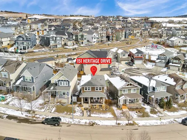 151 SW Heritage Dr, Cochrane, AB T4C 0Y3