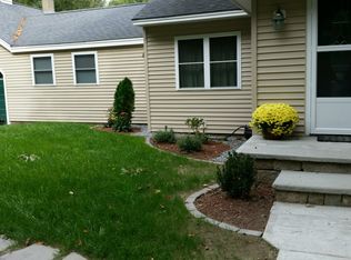 13 S Bow Rd, Hooksett, NH 03106