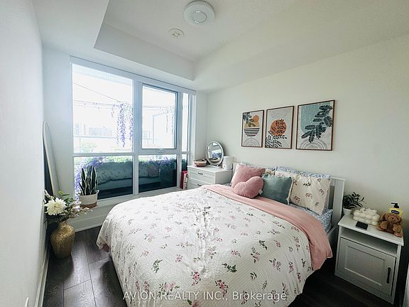 4th image of 188 Fairview Mall Dr #608