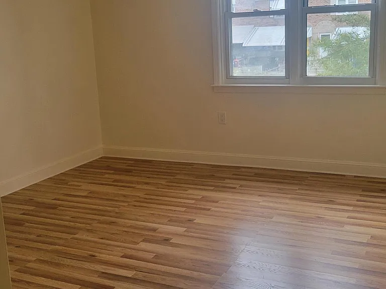 1022 Windsor Rd — Photo 7