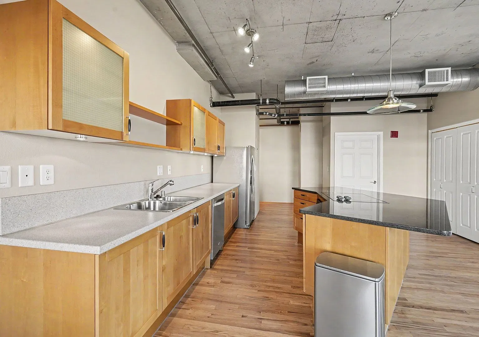 Downtown Denver Loft with Mountain Views & 2 Garage Parking Spaces — Photo 4
