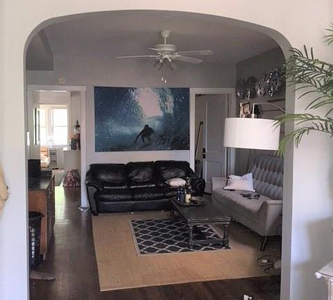 3rd image of 3632 N Hermitage Ave #2